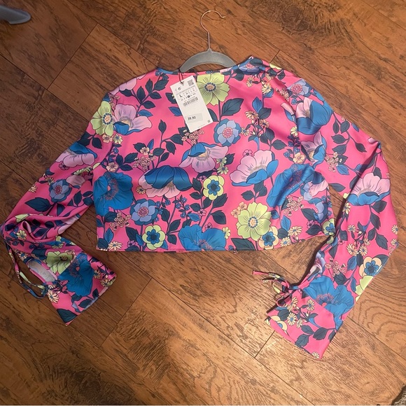 Zara Wmns Cropped satin effect tie close floral pattern shirt Sz large - Picture 8 of 8